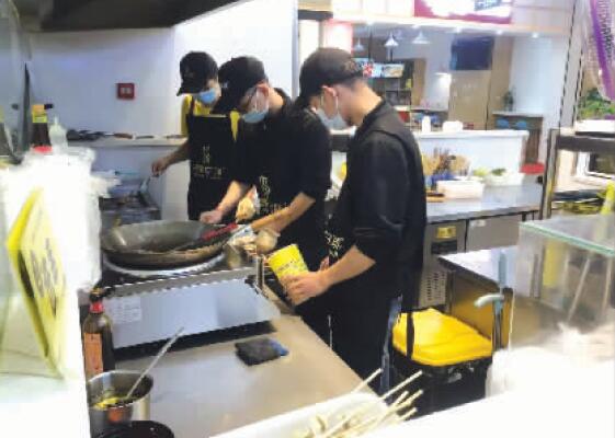 深入推進餐飲行業治理 不斷提升食品安全水平